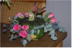 Bloemstuk op pompoen